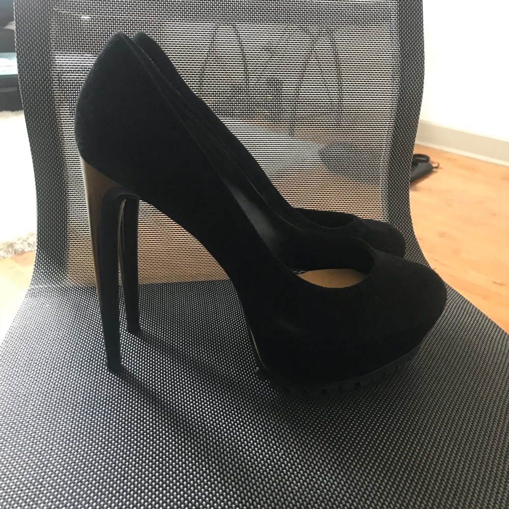 Sexy black BeBe pumps